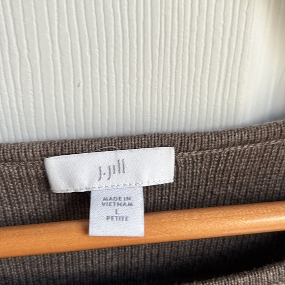 Beachy Boho Style Sweater in a Taupe Brown color by J Jill Size Petite Large - Picture 3 of 5